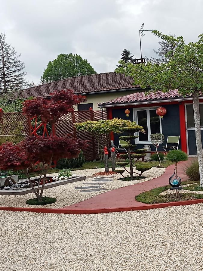Saint-Medard-de-Guizieres Une Pause Quelque Part Avec Recharge Pour Voiture Electrique מראה חיצוני תמונה